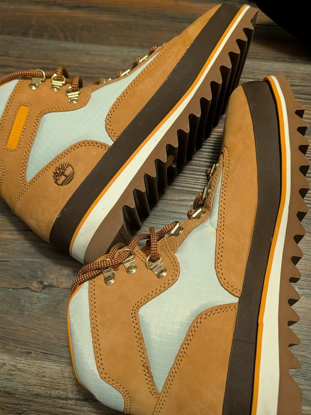 Timberland Men's Tan and White Ridge Trail Boots